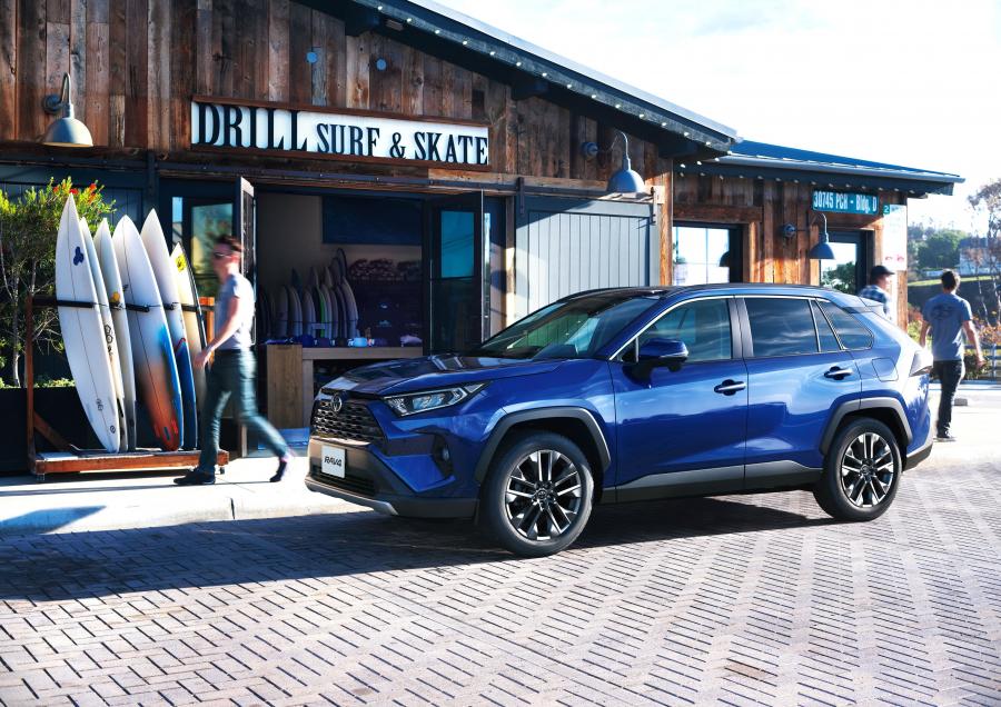  Toyota RAV4 2019 года  (JP) (фото 4 из 11)